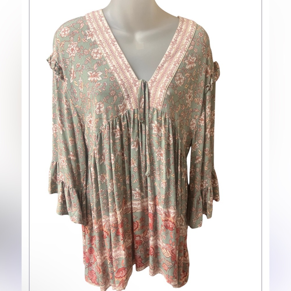 Easel Boho Rayon Paisley Too Size Small